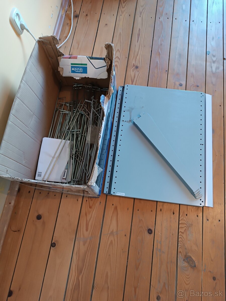 Regále , police, obchodné doplnky - 3