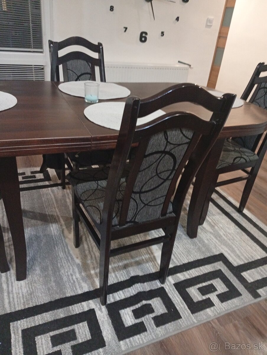Stôl a stoličky - 3