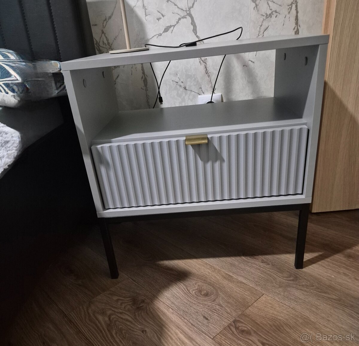 Konzolovy stolík +nočné stolíky - 3