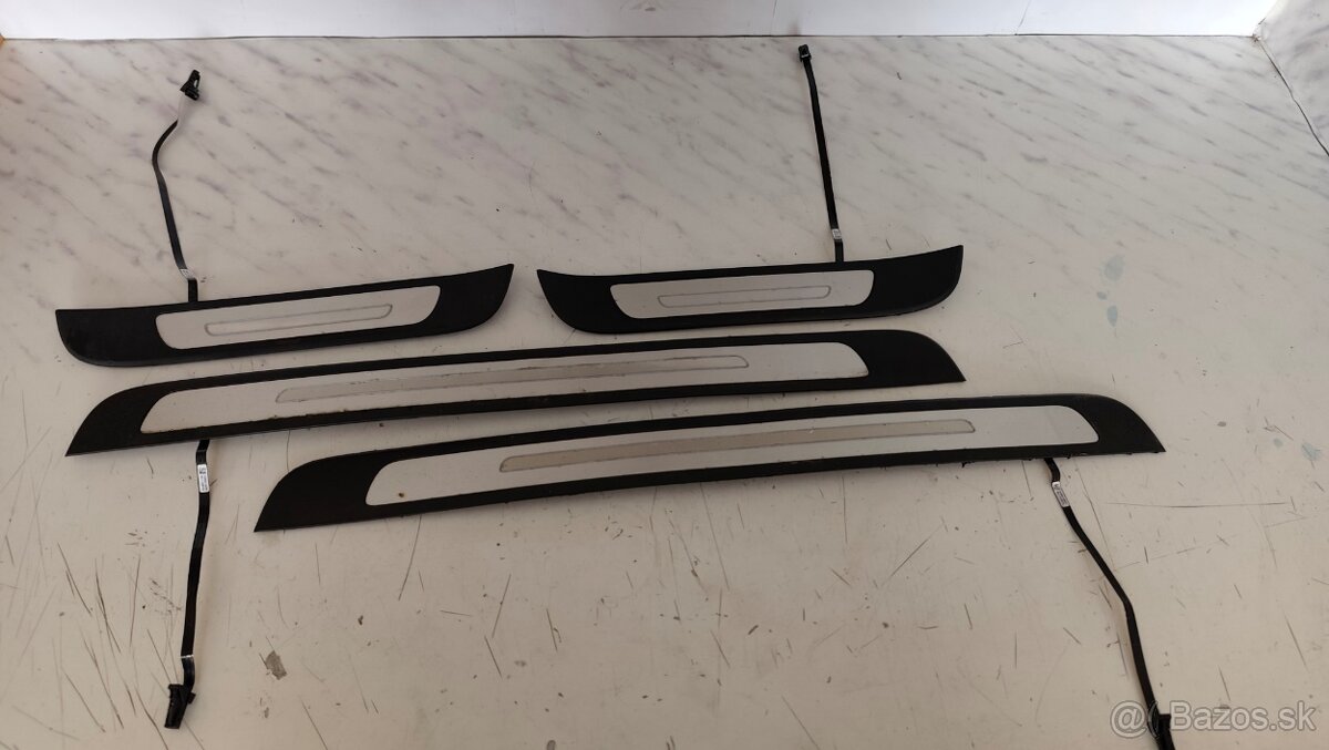 Lišty Audi a6 C7 led - 3