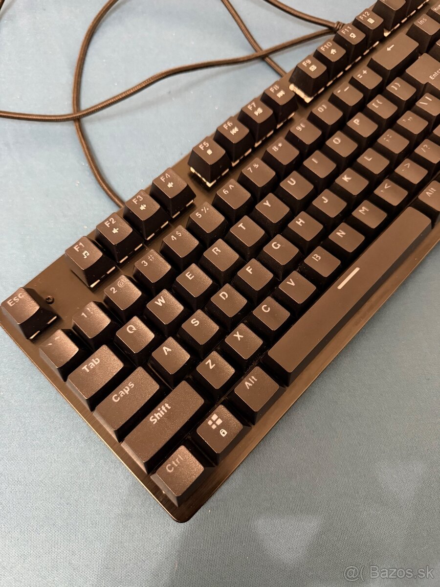 Predám hernú klavesnicu white Shark spartan - 3