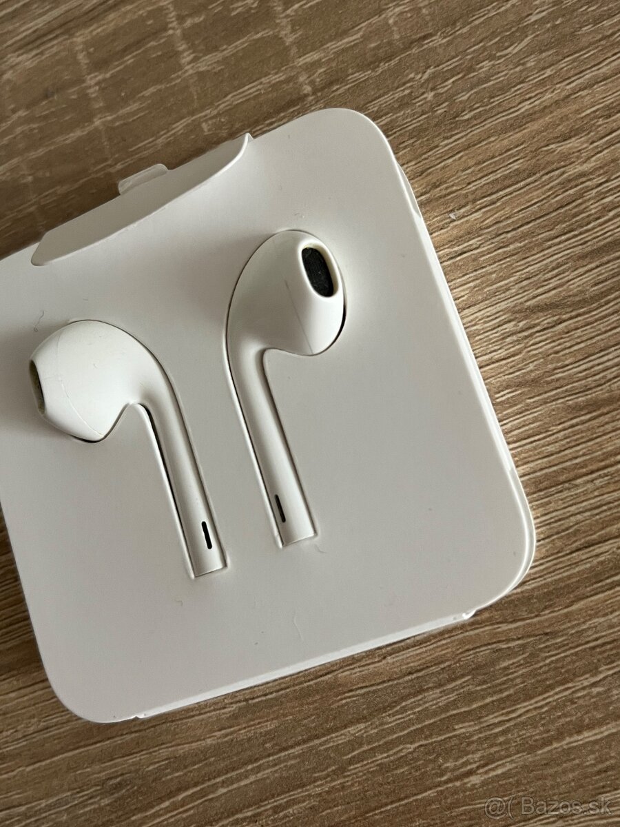 Apple EarPods jack - 3