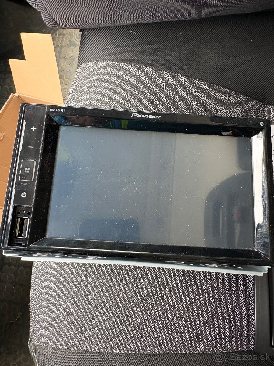pioneer DMH -A240BT - 3