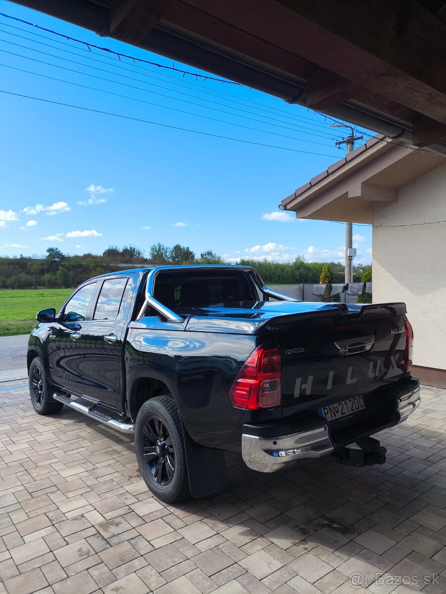 Toyota Hilux 2,4d 4x4 Slovenské 1.majitel