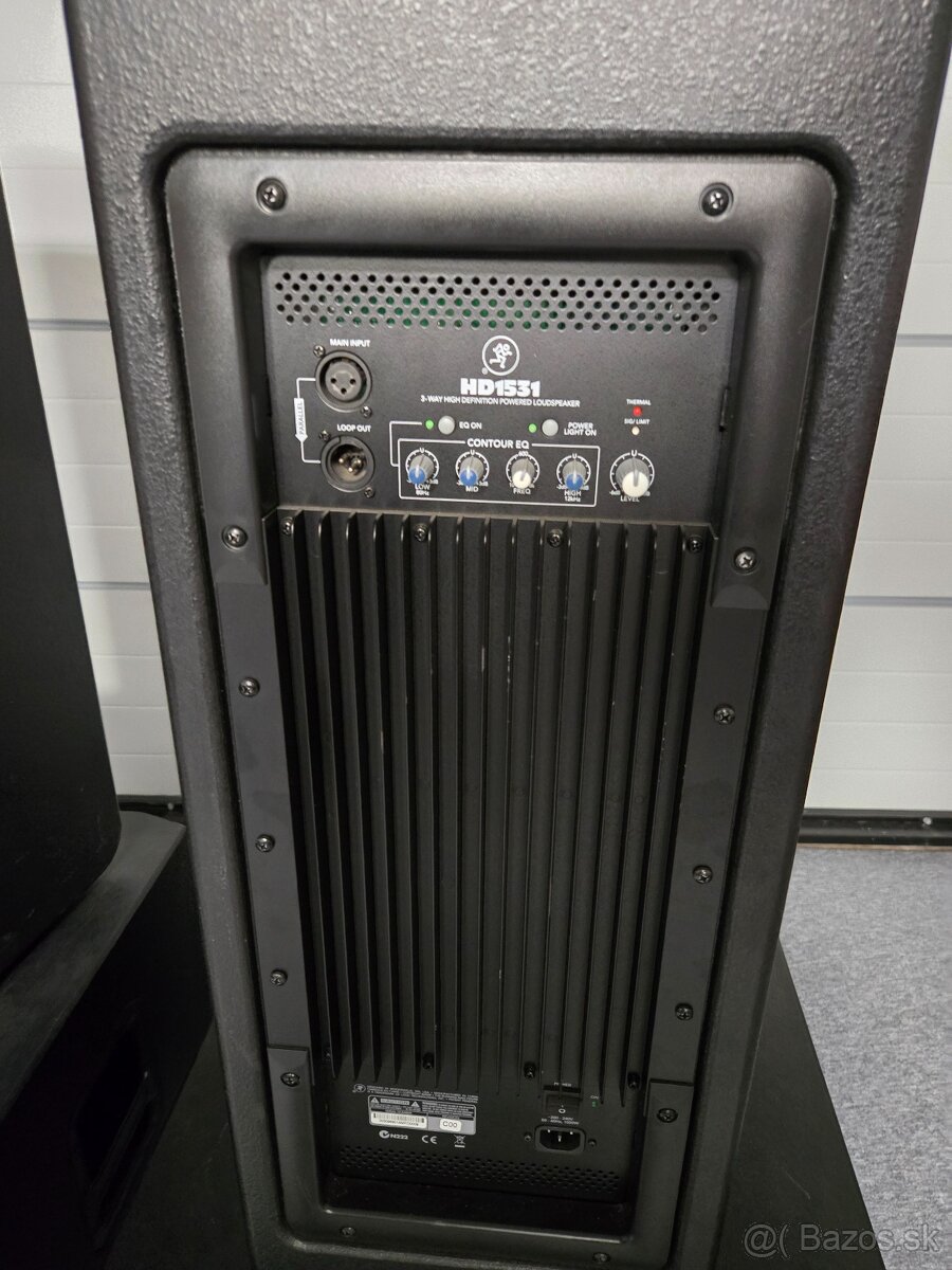 Mackie HD1531Aktívny reprobox+Mackie SRM1850 18-palcové Acti - 3
