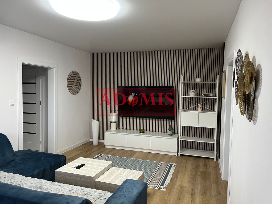 prenájom FOR RENT 4-izbový zariadený byt, ulica SNP, Košice- - 3