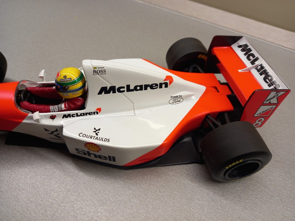 F1 MCLAREN FORD MP4/8 1993 AYRTON SENNA MINICHAMPS 1:18 - 3