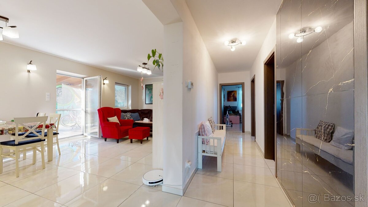 Dva domy za cenu jedného na pozemku s výmerou 1025m2 - 3