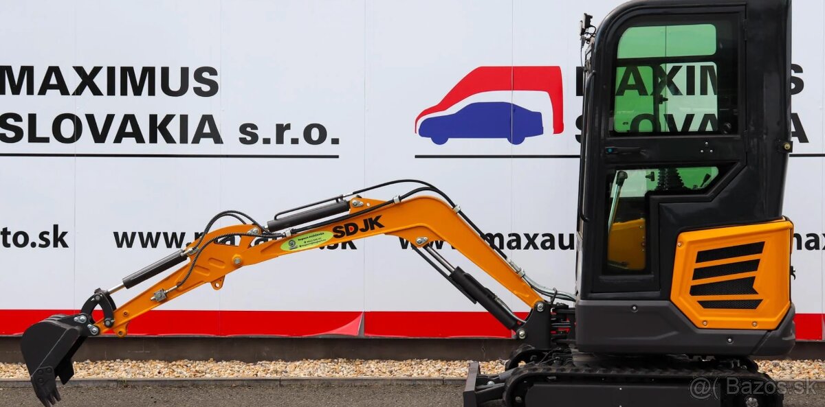 Mini Excavator s Kabínou - 3