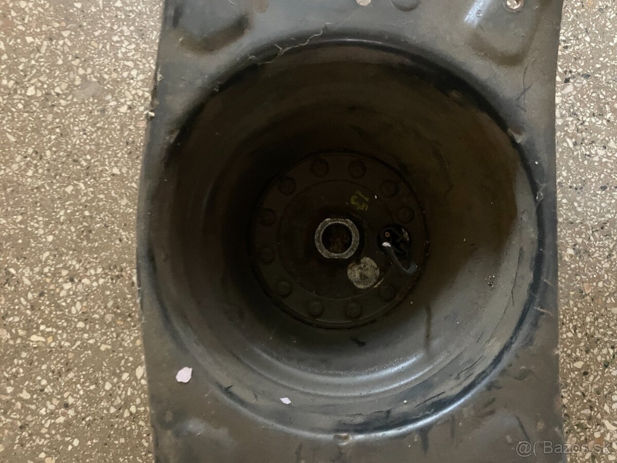 🛞 Predám starší volant Mercedes-Benz – originál W123, W115 - 3