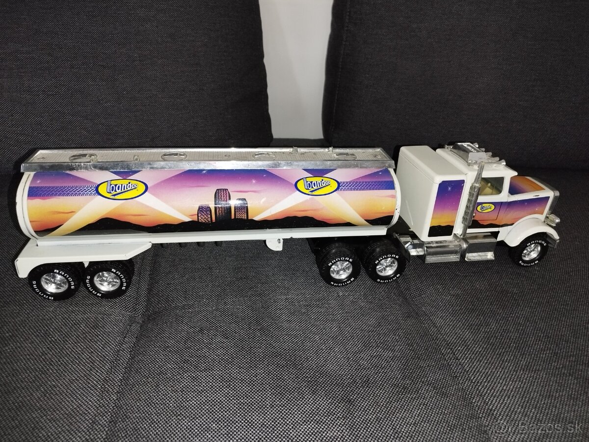 Kamion s cisternou - 3