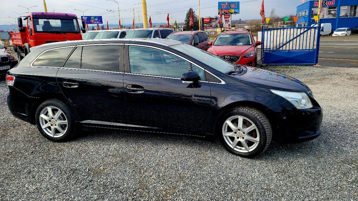 Toyota Avensis Combi 2.0 D-4D Exclusive - 3