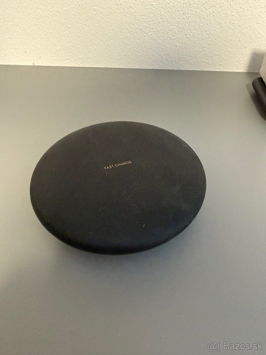 Predam rýchlu bezdrôtovú nabijacku Samsung. - 3