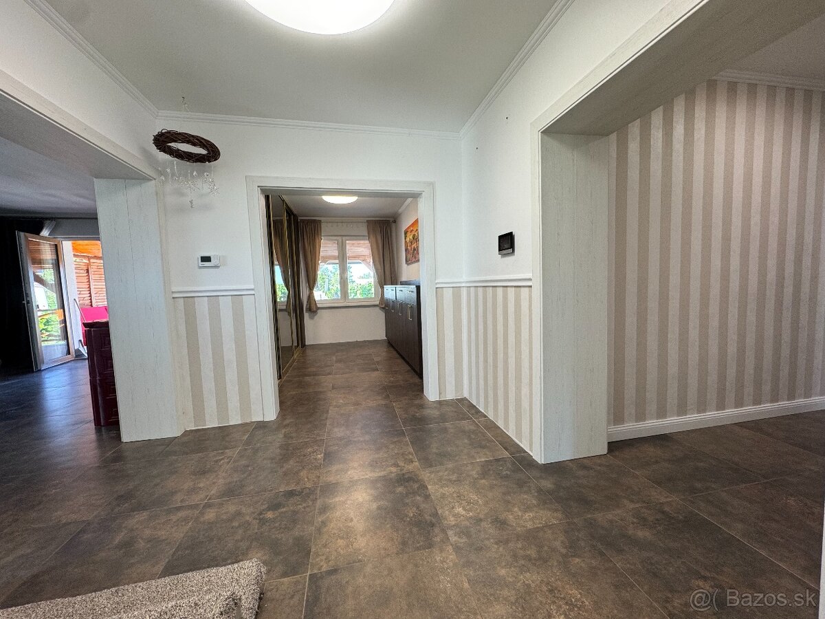 Veľký 4 izbový rodinný dom s bazénom, Krásno - Partizánske - 3