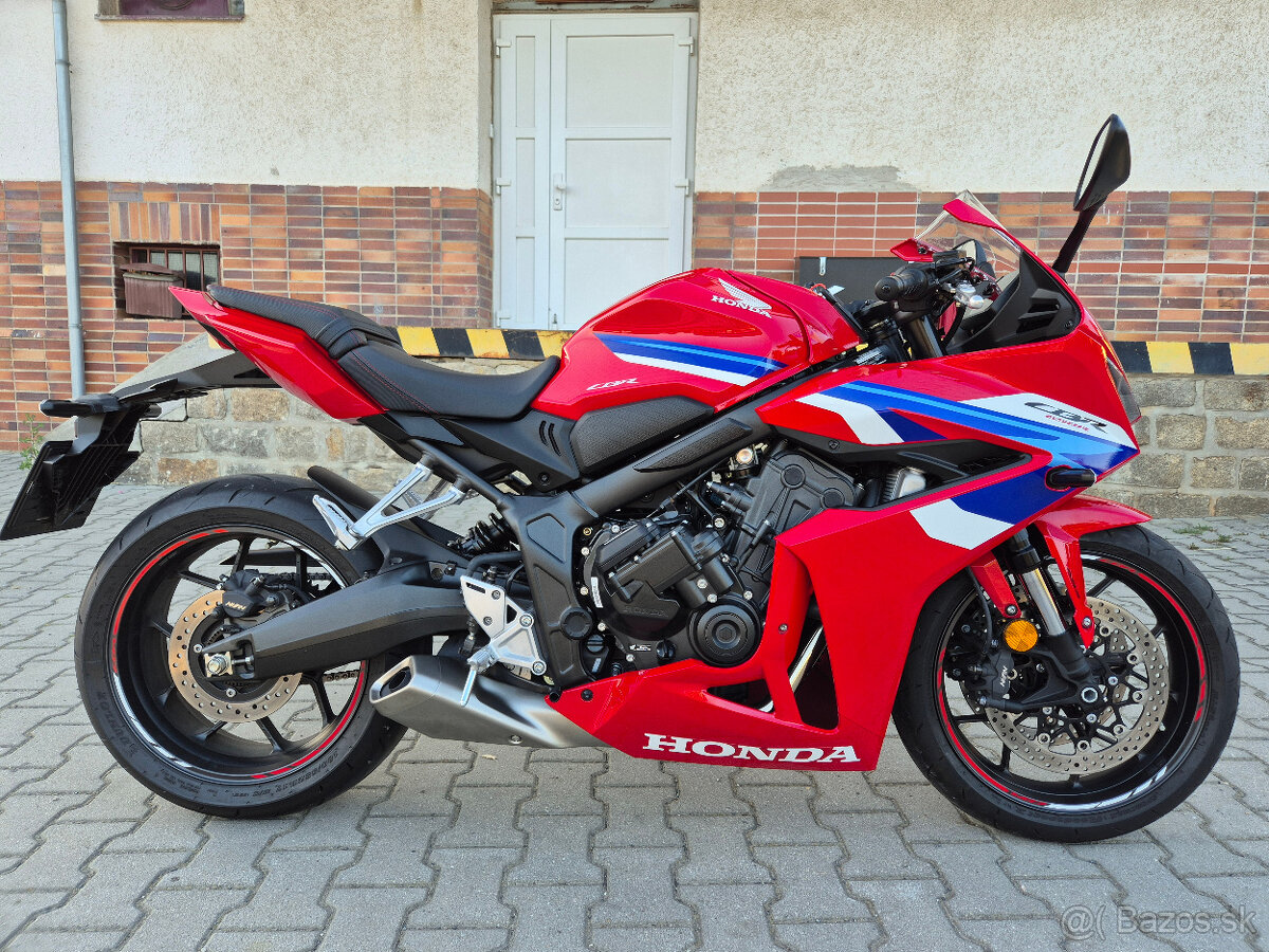 Prodám Honda CBR 650R E-clutch , r. v. 2024, ABS, TC, záruka - 3