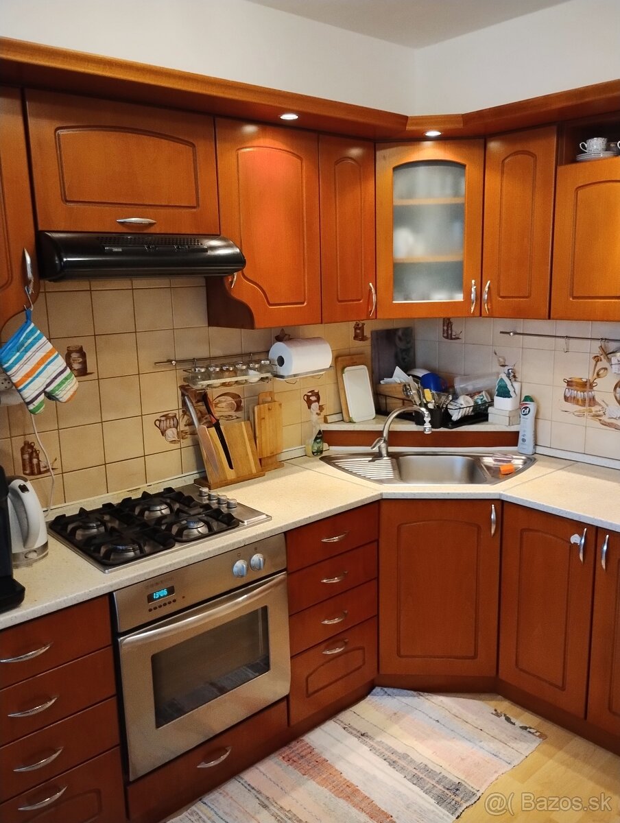 Predám kuchynskú linku so spotrebičmi - 3