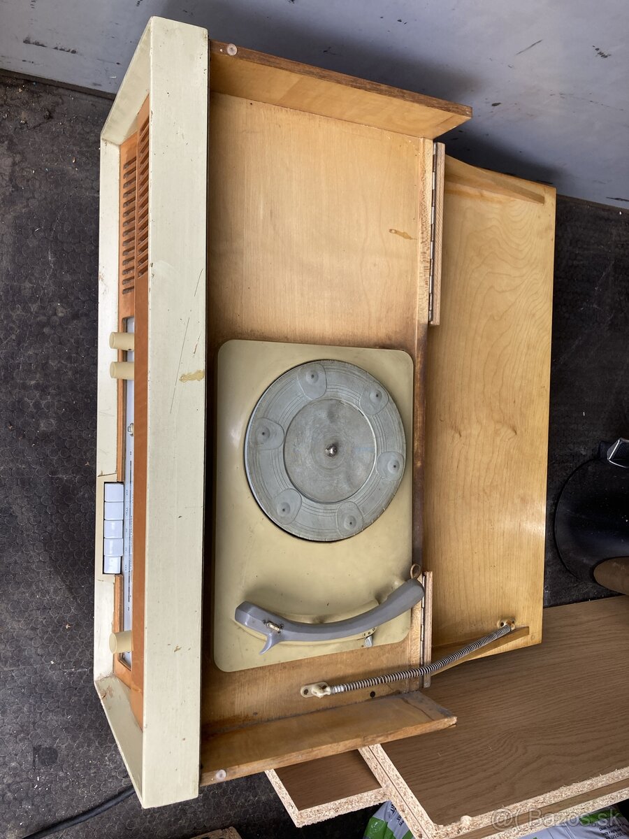 Radio gramofón Tesla PIANO - 3