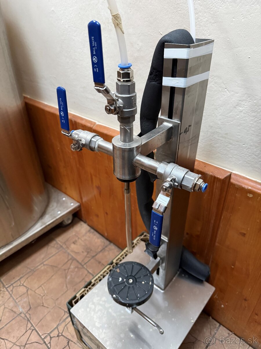 Protitlaková plnička - 3