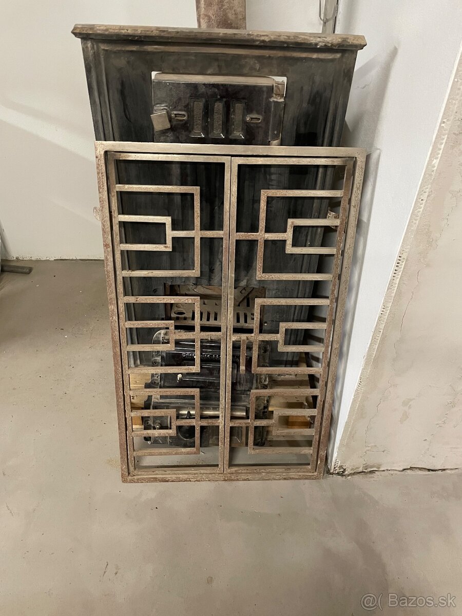 Liatinove kachle, pec - 3