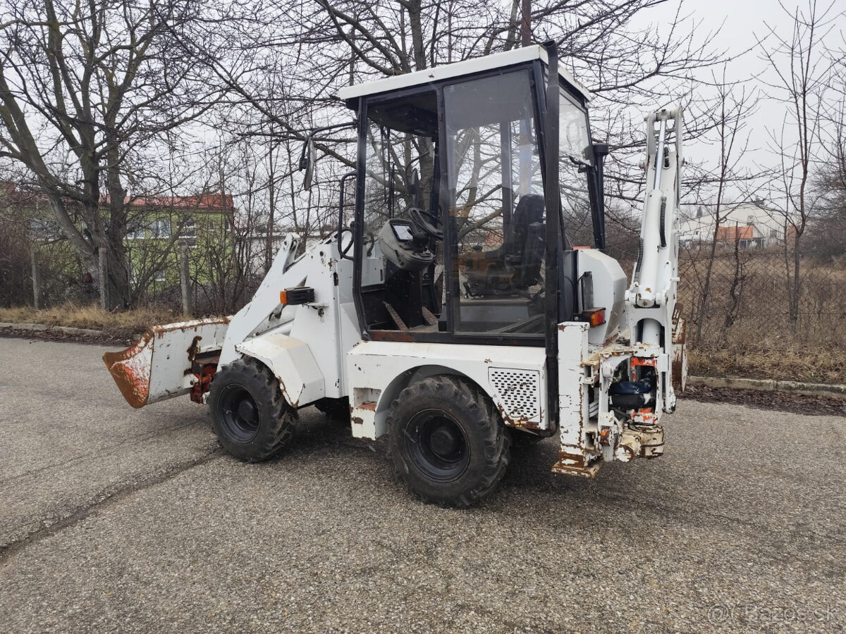 Mini traktor bager. 3650kg. - 3