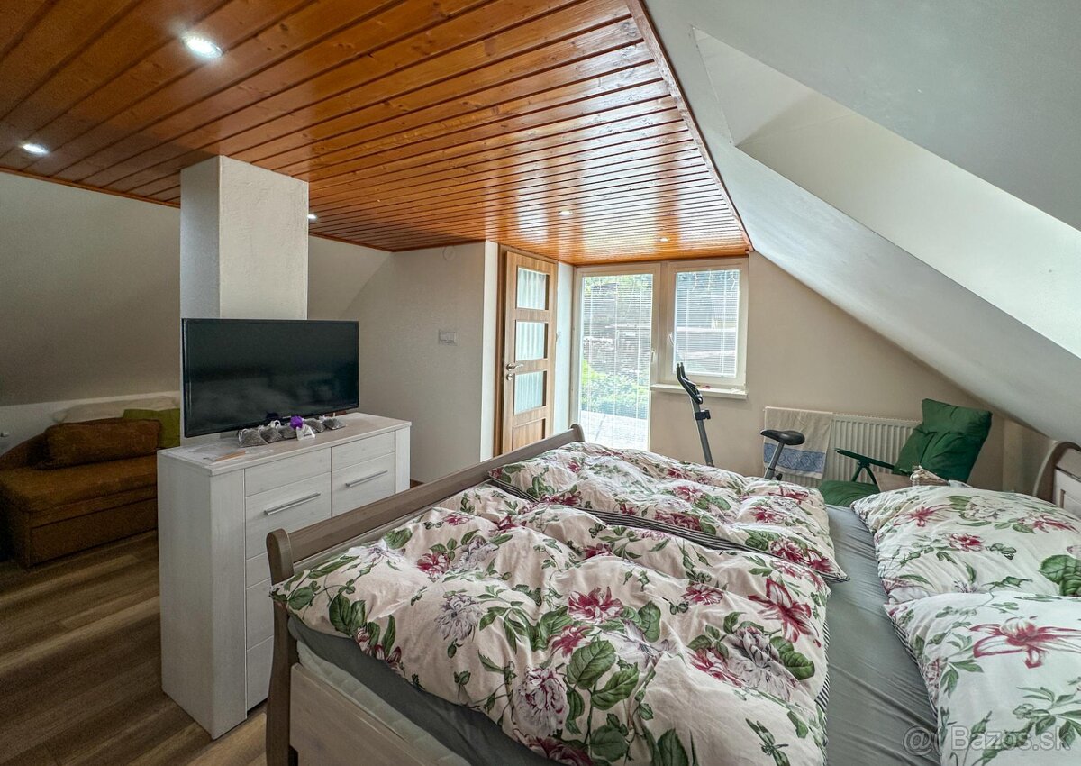 Slnečný rodinný dom v obci Hodruša - Hámre - 3