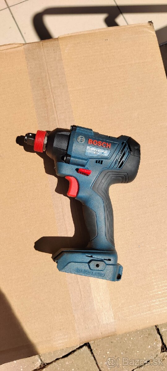 Predam aku razovy utahovak Bosch GDX 180-Li - 3