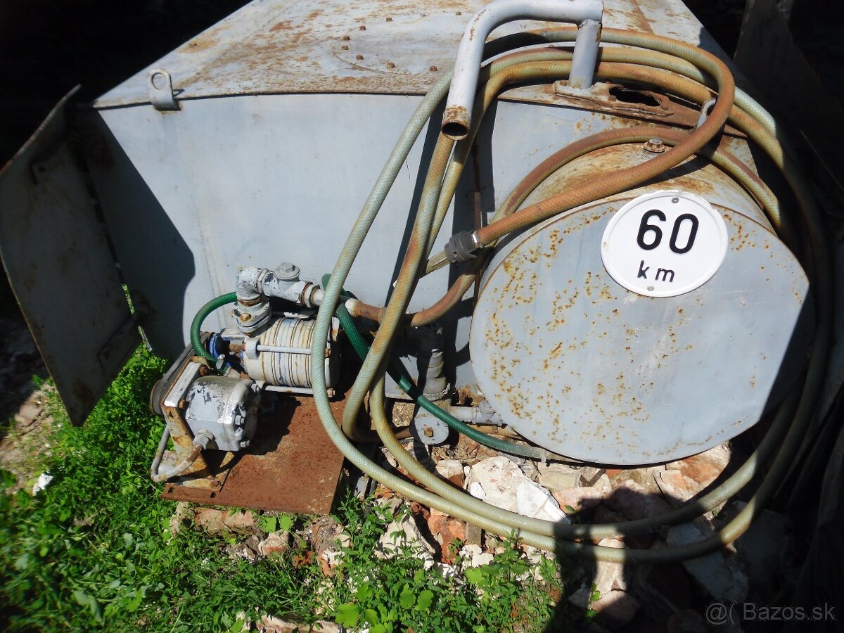 Predám železnú nádrž na MULTICAR M 24,25 s čerpadlom - 3