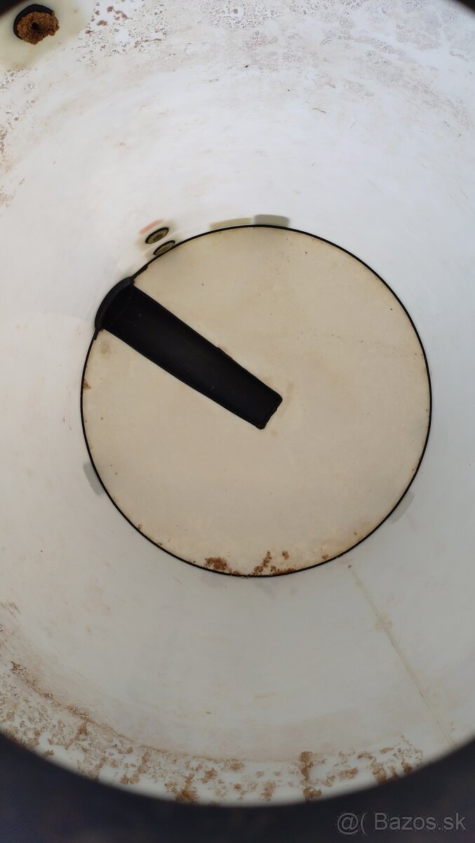 Plastová nádrž na vino - 3