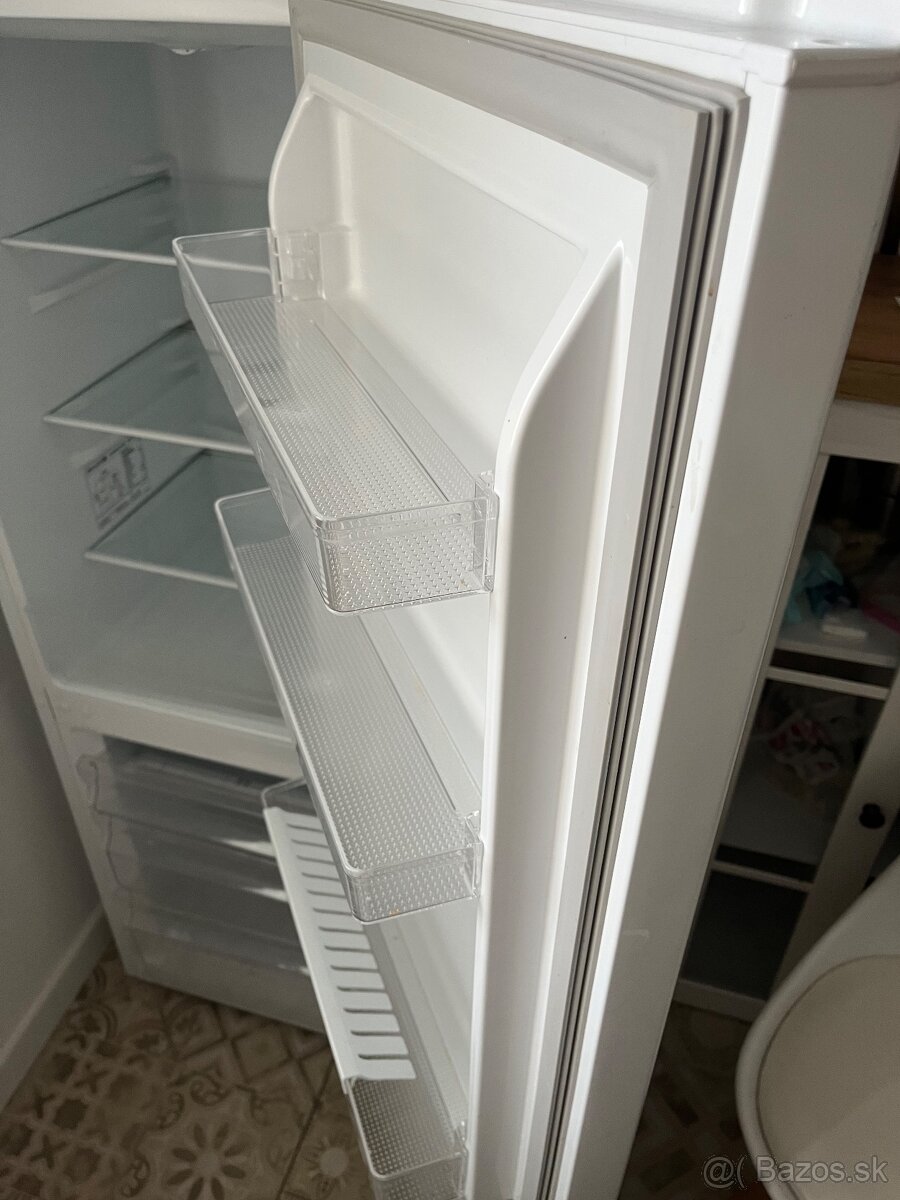 Kombinovana chladnicka Philco 165 E - 3