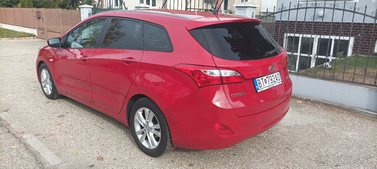 hyundai i30 cw combi - 3