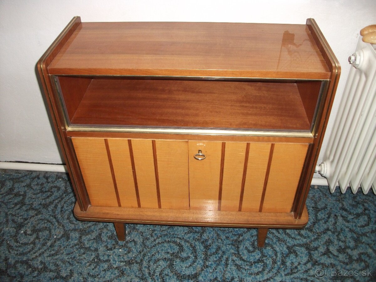 Predám krásnu retro skrinku(komodu). - 3