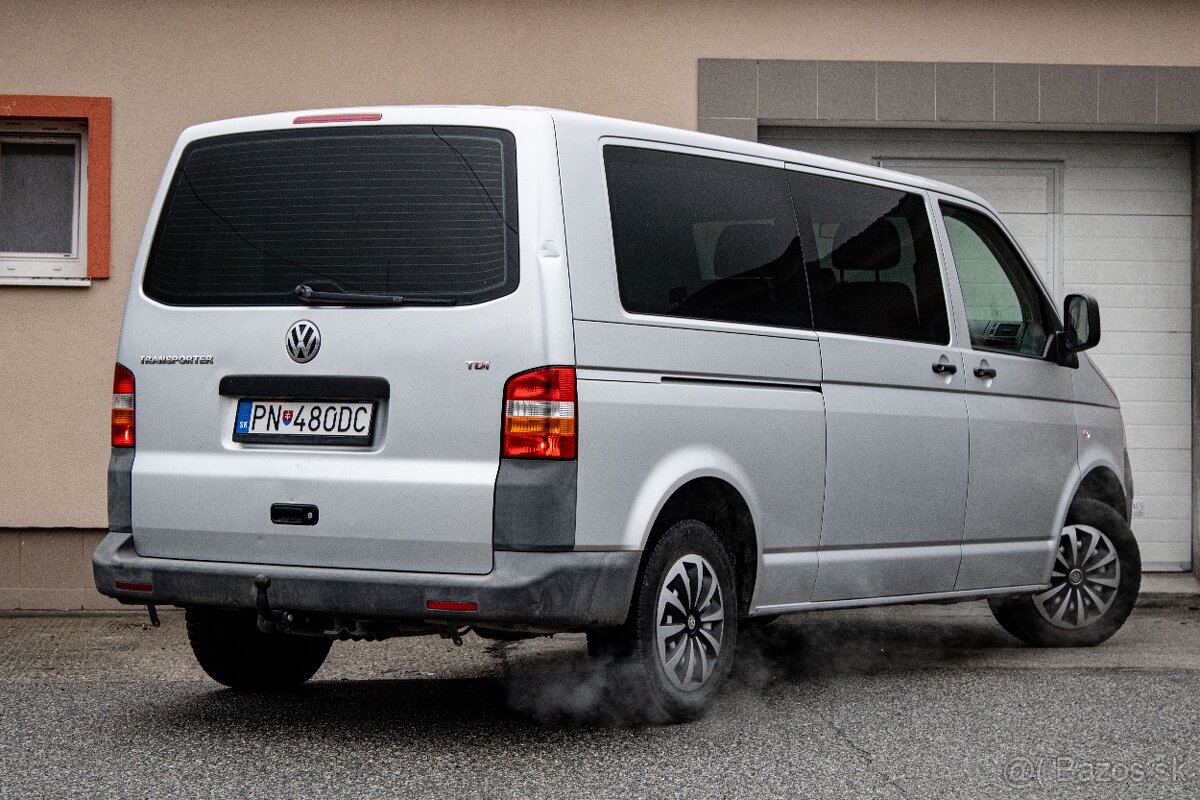 Volkswagen Transporter T5 Shuttle 2.5TDI 96kW 7-miestne - 3