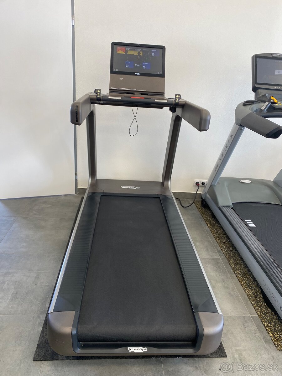Technogym Artis Run – TOP běžecký pás s LCD, Unity 2 - 3