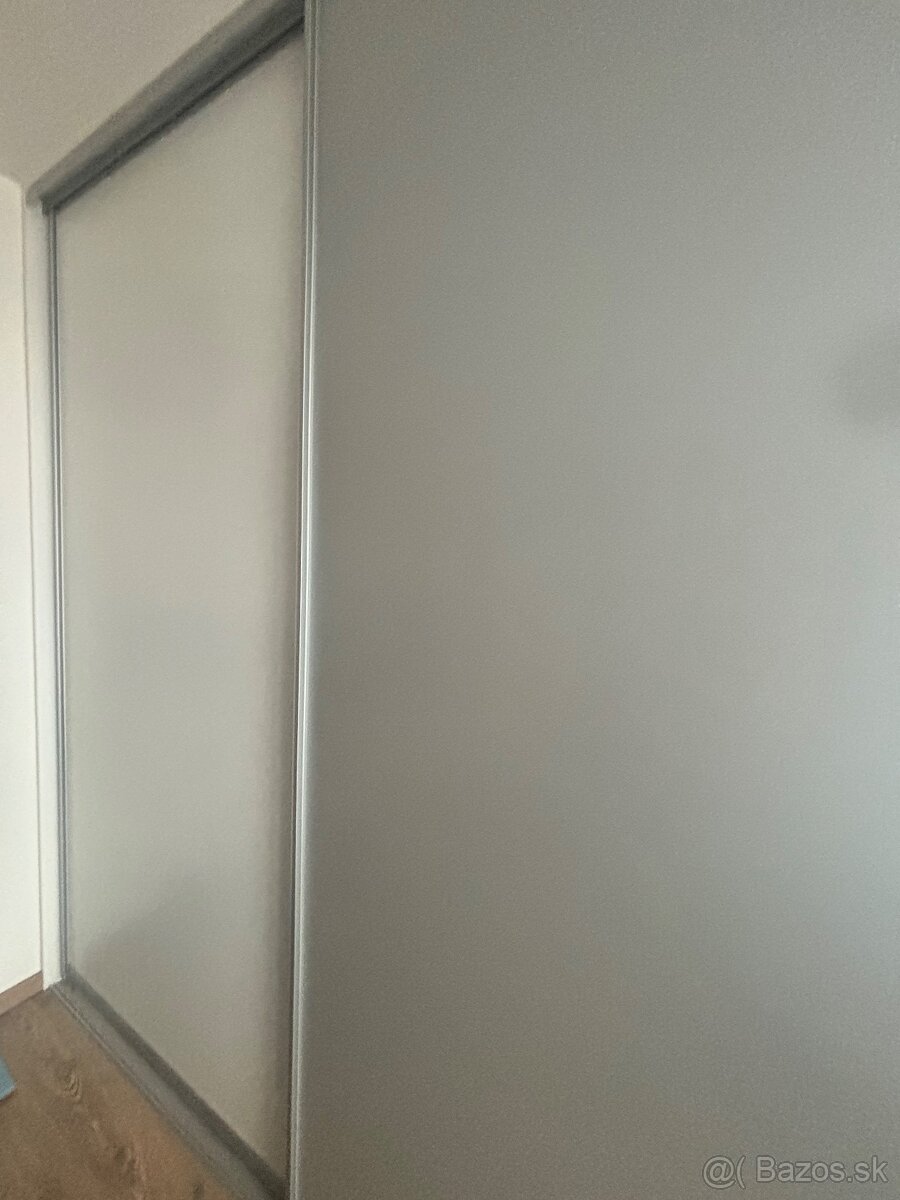 Vstavaná skriňa - 3