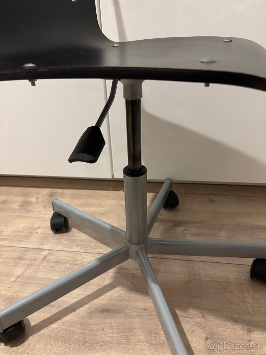 Predám IKEA Jules - kancelárska stolička, čierna - 3
