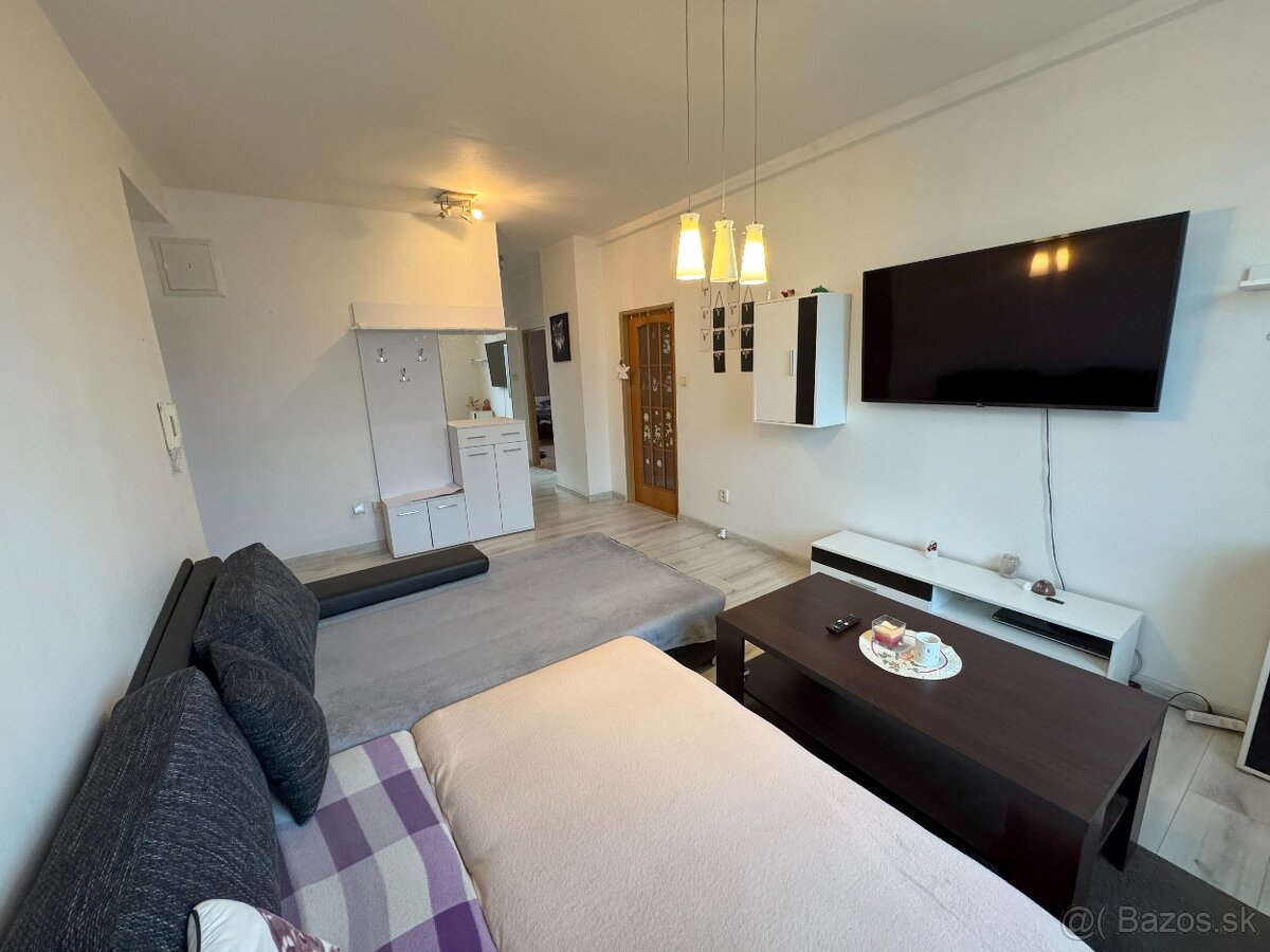 ZNIZENA CENA Trojizbový byt v centre mesta Veľký Krtíš - 3