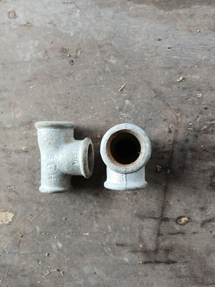 Vodoinstalacny materiál T-kus 3/4-3/4-1/2 - 3