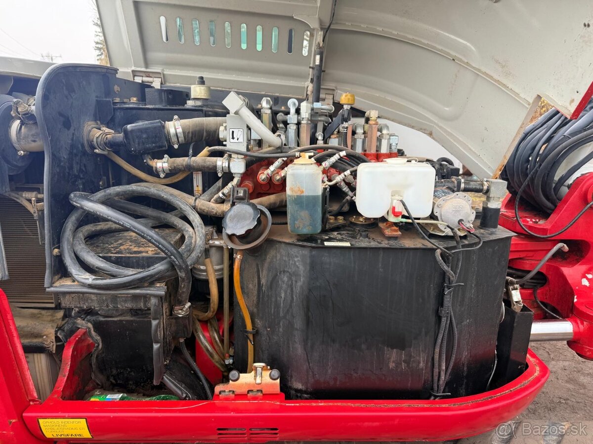 Pásový bagr TAKEUCHI TB 290 - 3