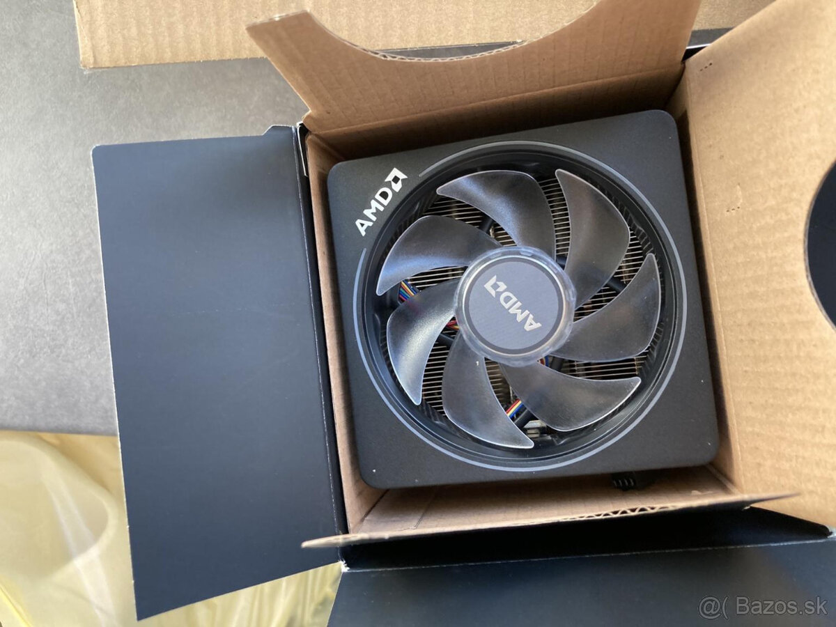 NOVÝ RGB chladič AMD Wraith Prism (z procesora Ryzen 7900) - 3