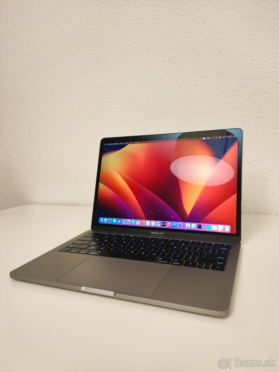 MacBook Pro 2017 | i5 • 8GB • 128GB SSD - 3
