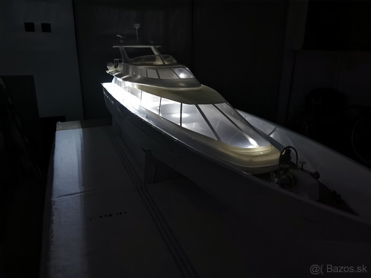 Napredaj RC Yachta - 3