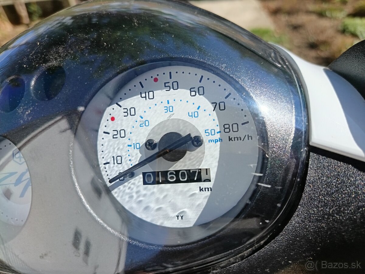 Piaggio zip 50 vrchna kapotáž, svetlo, tachometer - 3