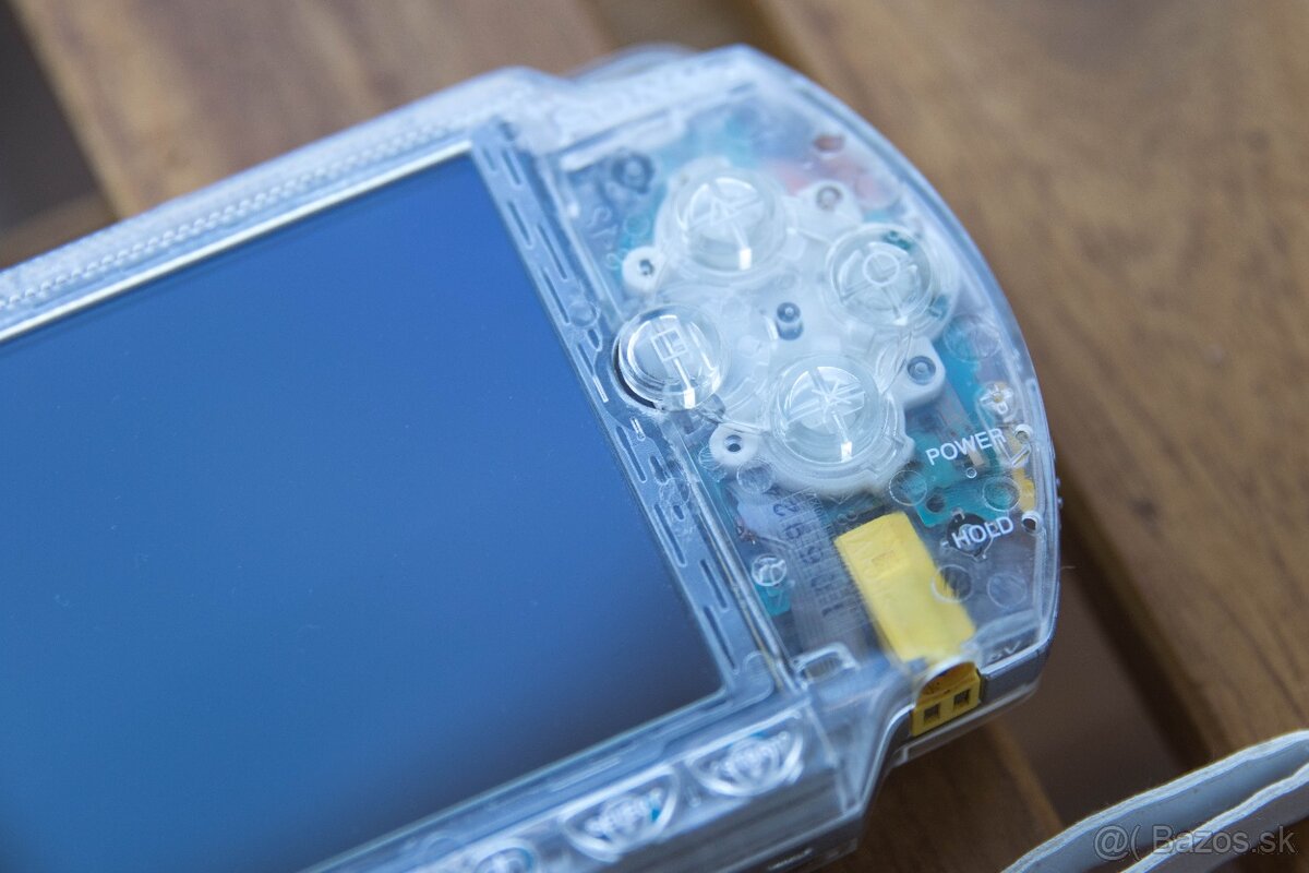 Sony PSP 1004 v priehľadnom prevedení 64 GB - 3