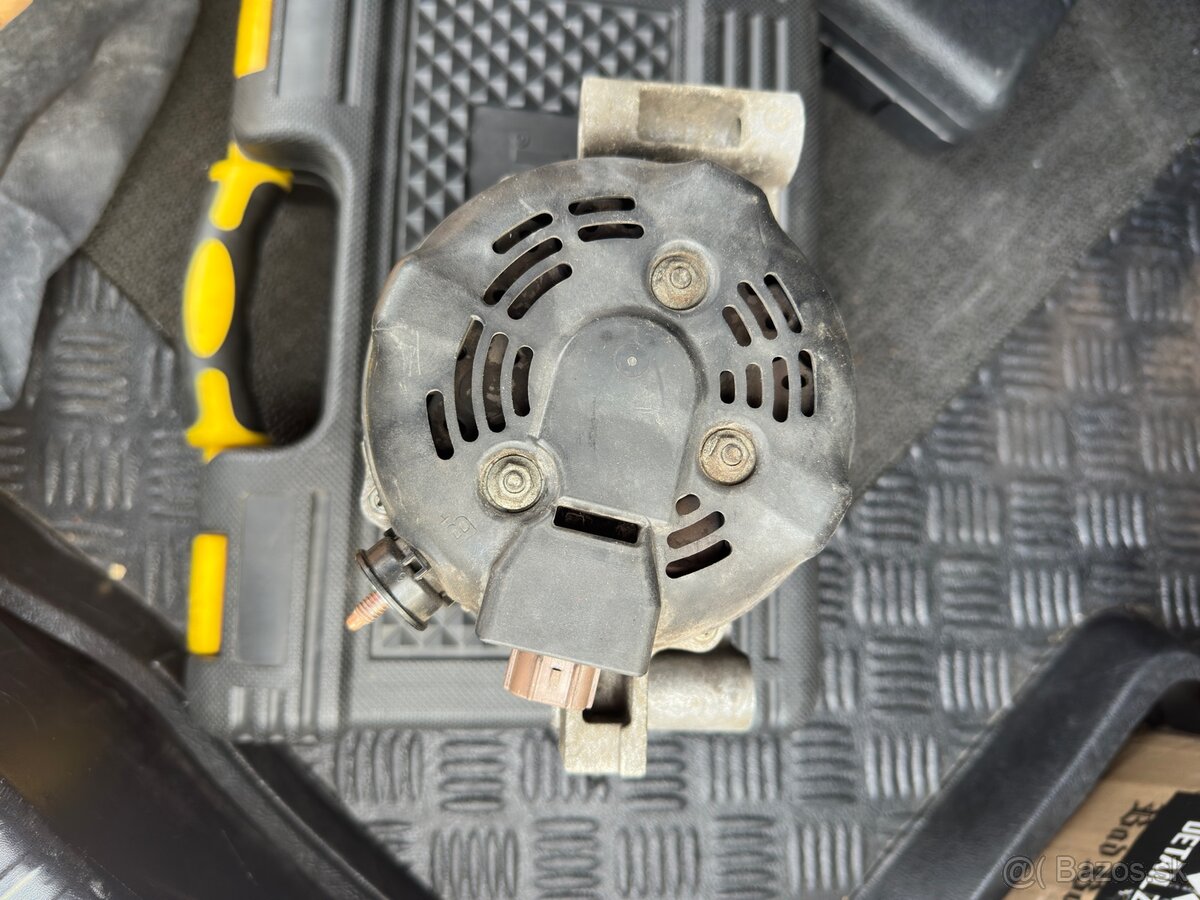 Alternator Denso 2.2 D-4D/D-CAT (Lexus/Toyota) - 3