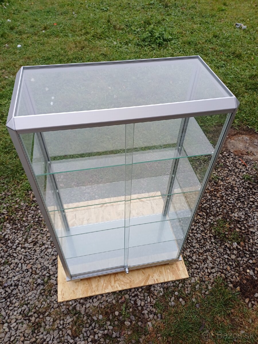 Sklenená vitrína - 3