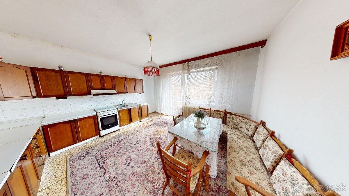 Priestranný a slnečný 4-izbový dom – Mýtna Nová Ves - 3