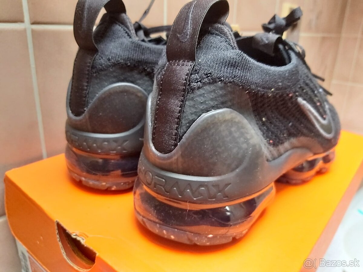 Tenisky NIKE AIR VAPORMAX 2021 FK, vel. 40 - 3