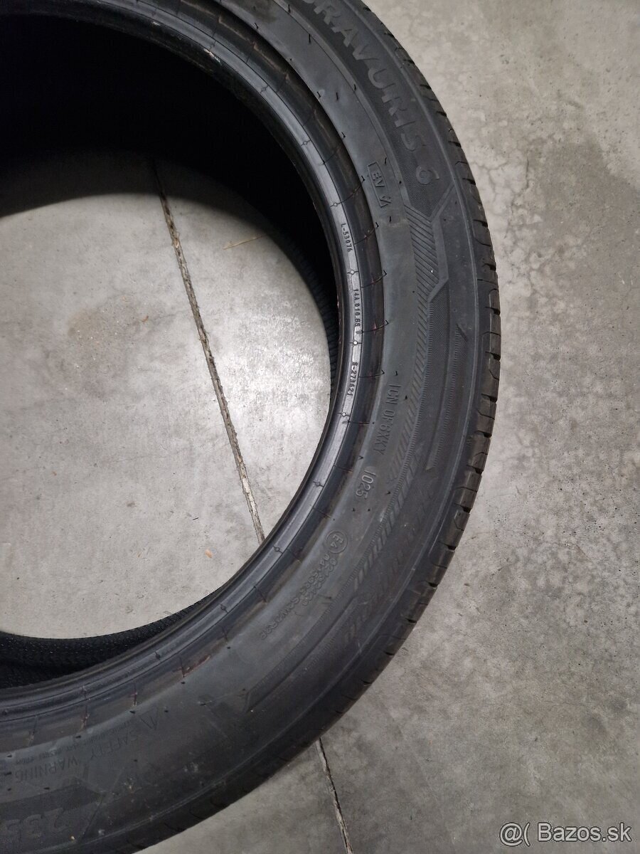 Barum Bravuris 235/50 R19 103V - 3