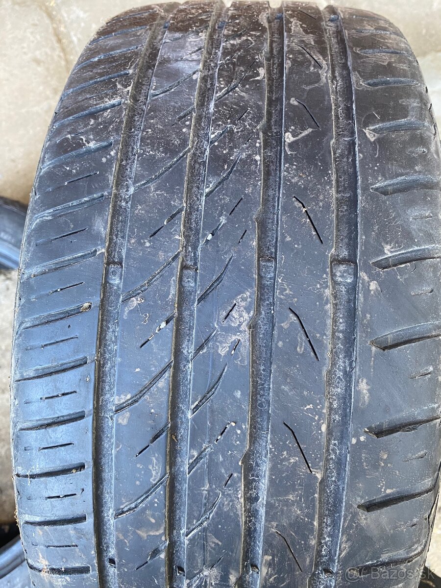 225/45 r17 - 3