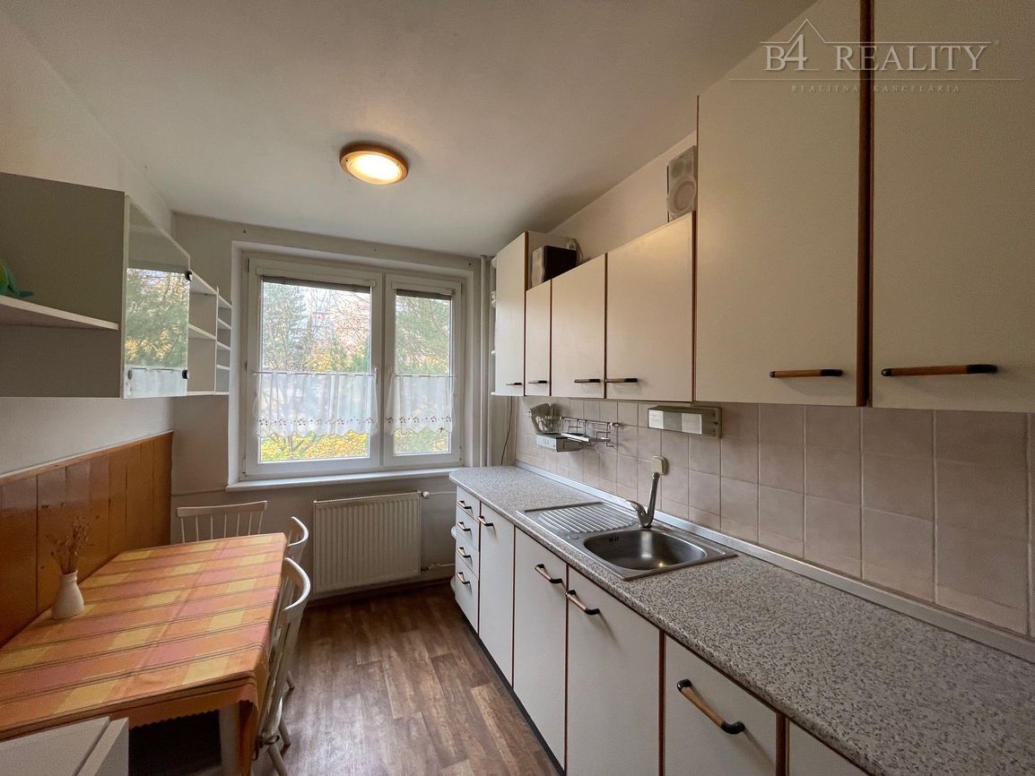 3 izbový byt, 68 m2 + priestranná presklená lodžia, Bazovské - 3